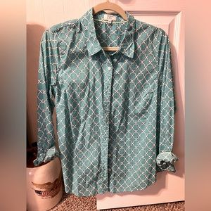 Women’s Crown & Ivy long sleeve shirt